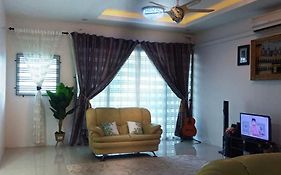 Adiwarna Homestay